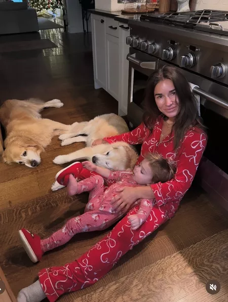 Jessie James Decker's Holiday Pajama Set