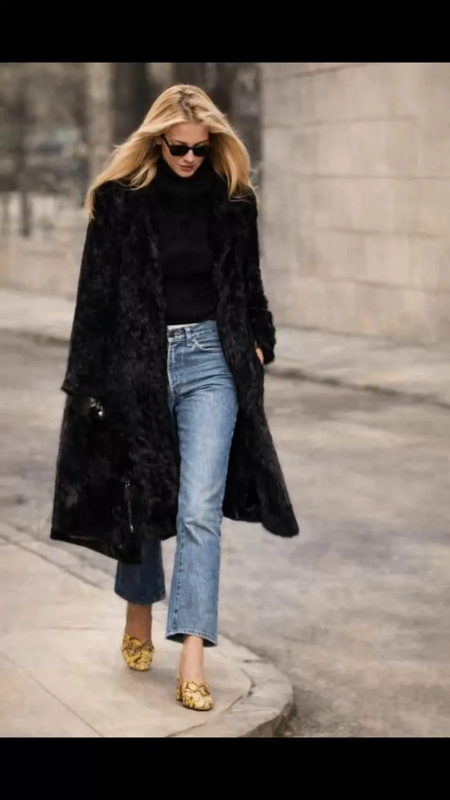 Carolyn Bessette-Kennedy's Straight-Leg Denim Style