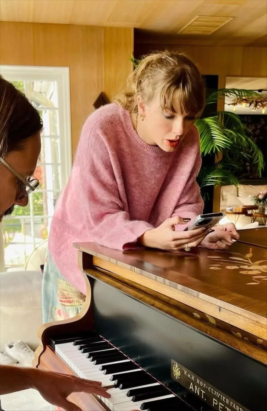 Taylor Swift's Pink Sweater